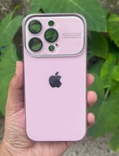 Load image into Gallery viewer, Rose Gold Auto Focus Luxury Design Case For Apple Iphone 15 Pro
